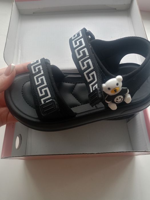 Сандалики, продам