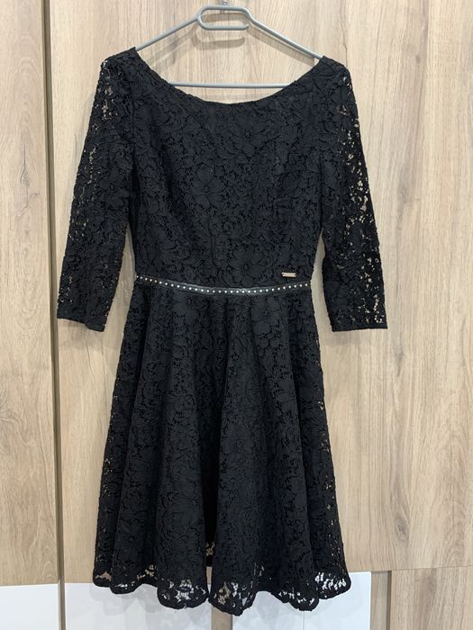 Черна рокля Guess размер ХС