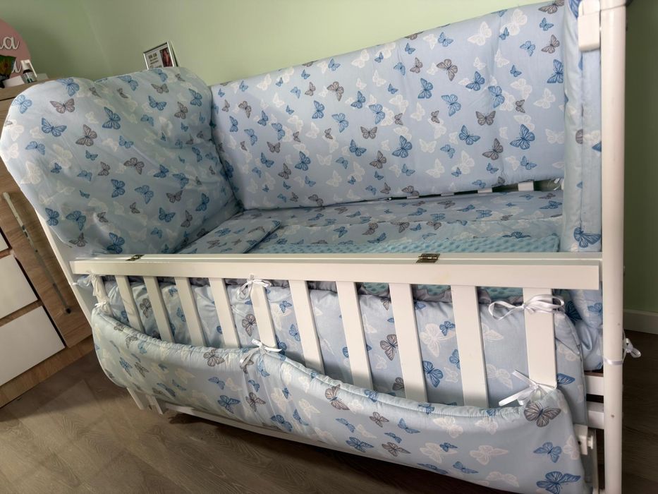 Patut bebelus din lemn alb, complet echipat