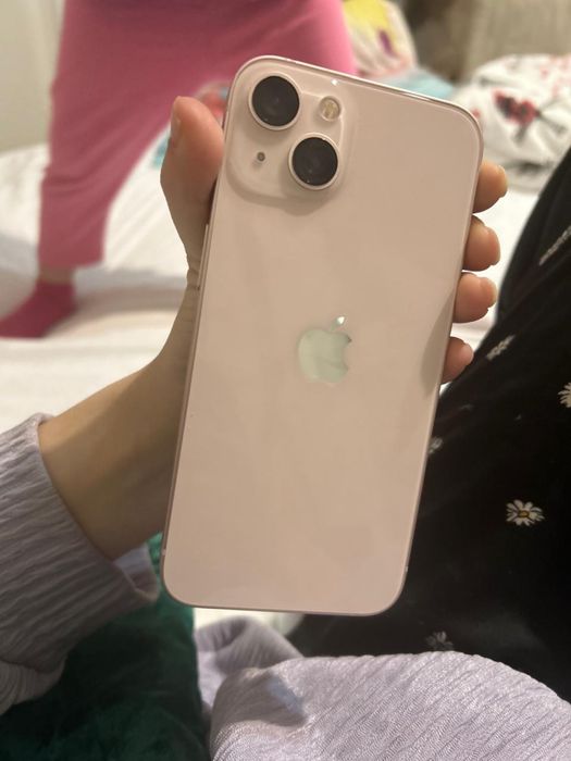 iPhone 13 отличного состояния