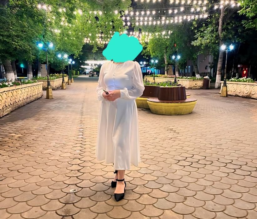 Женское вечернее платье .