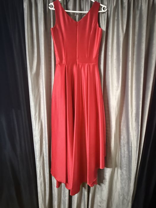 Rochie rosie cu trena, marimea 36