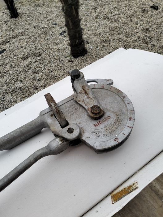 Dispozitiv pentru îndoit țevi