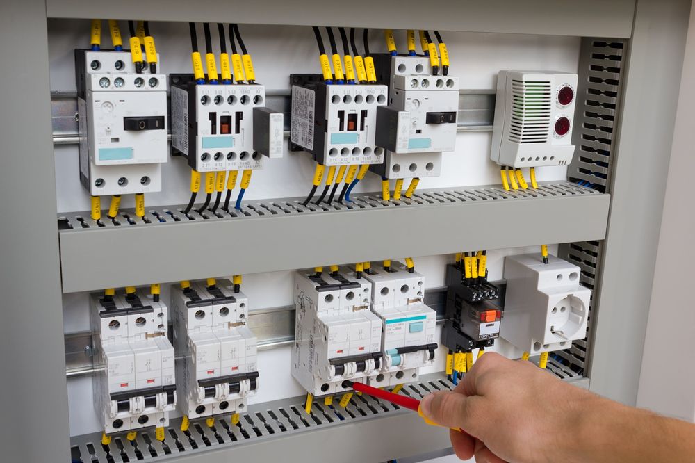 Electrician Instalații electrice case ,apartamente vile