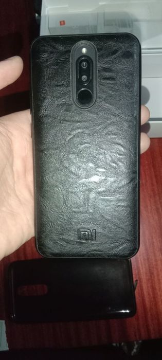 (Iphone)  Redmi 8 srochna sotiladi
