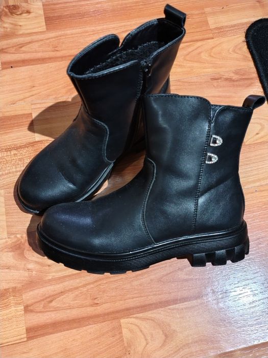 Ghete din piele moi și comode