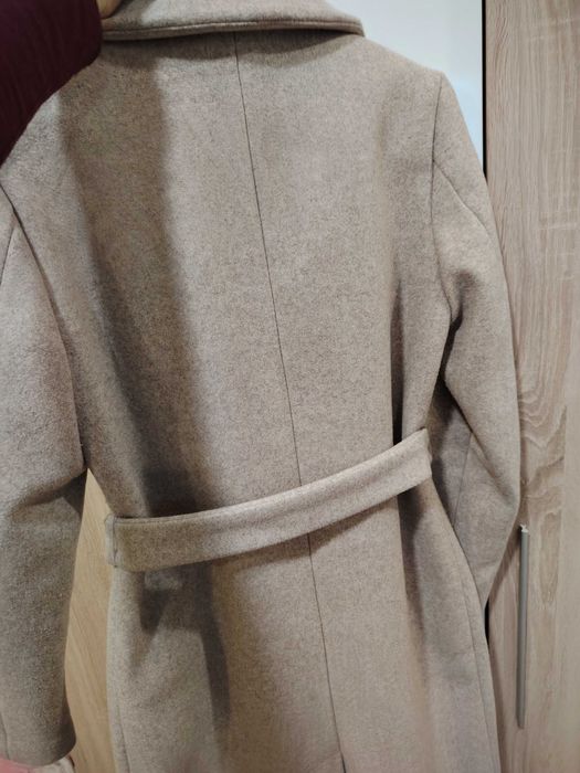 Дамско бежово палто