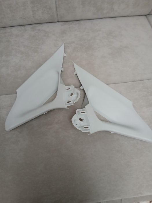 Облицовки передних стоек Лада Веста