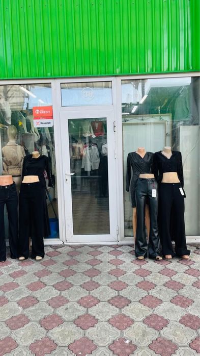 Продажа бутика в Цветном ряде женской одежды