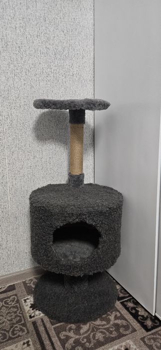Продам когтеточку с домиком