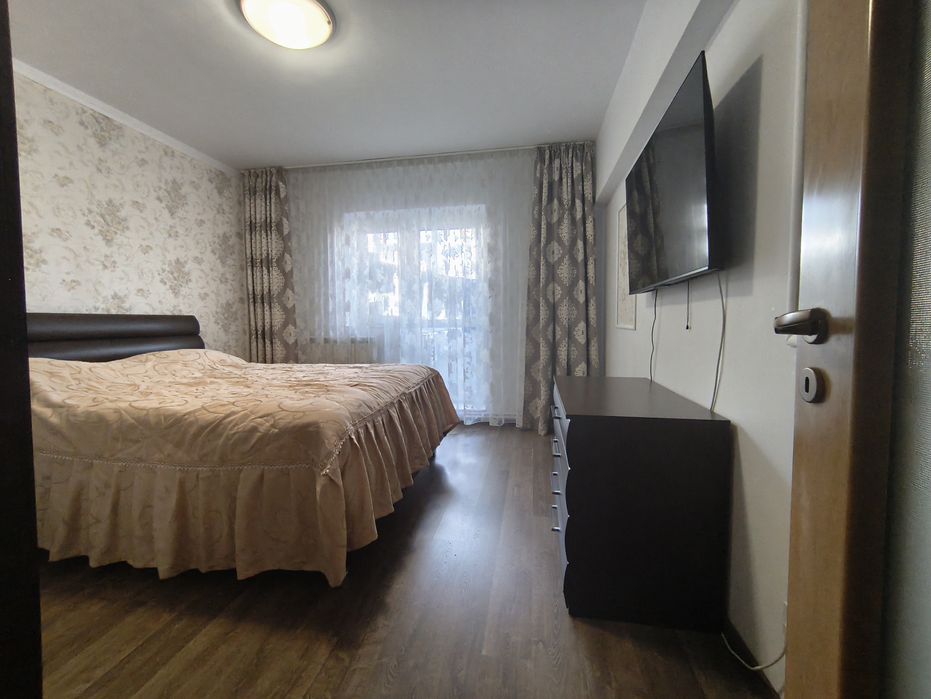 Vând apartament cu 3 camera Strada Privighetorii