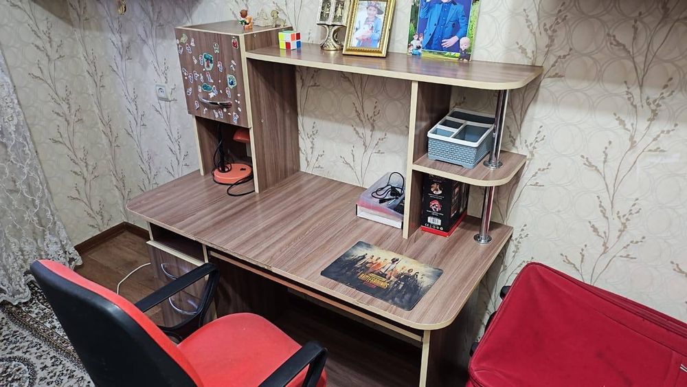 Продам три стола