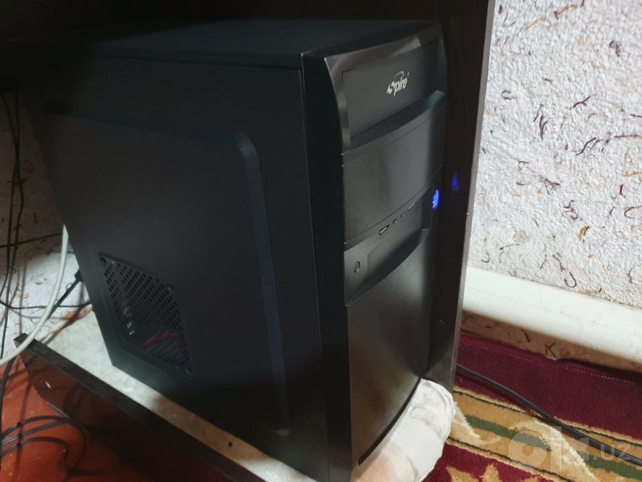 Игровой компютор сотилади 120$.