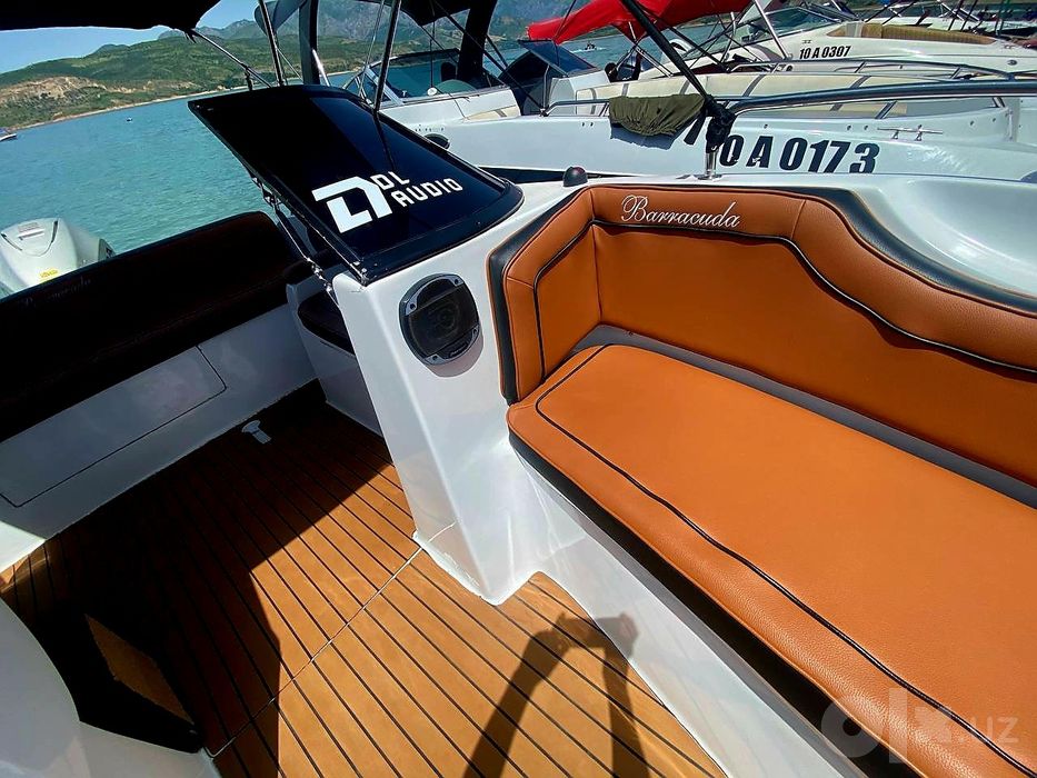 Продам срочно катер Barracuda 545 8ми местная  с подвесним мотором Hon
