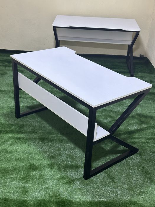 Стол в стиле лофт