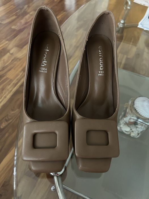 Нови обувки на токче