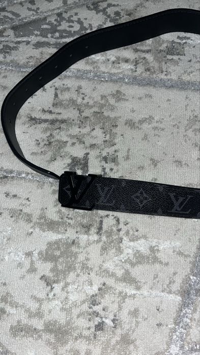 curea louis vuiton neagra