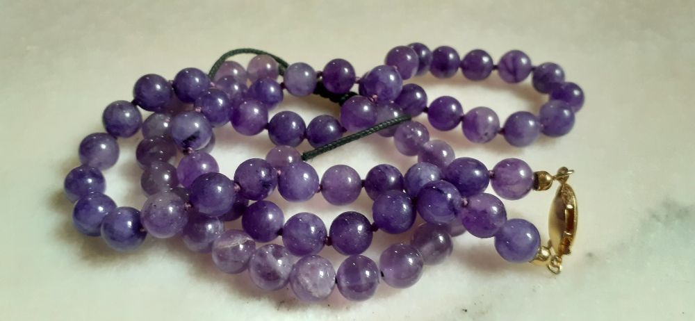 Două seturi din piatră naturală