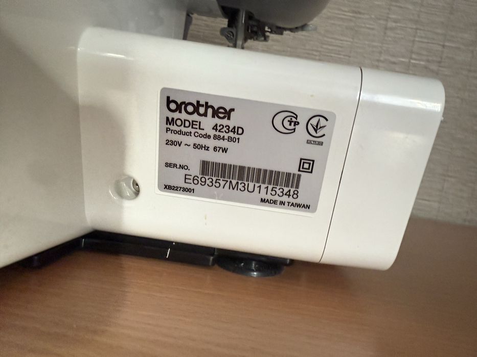 Продам оверлок Brother 4234d