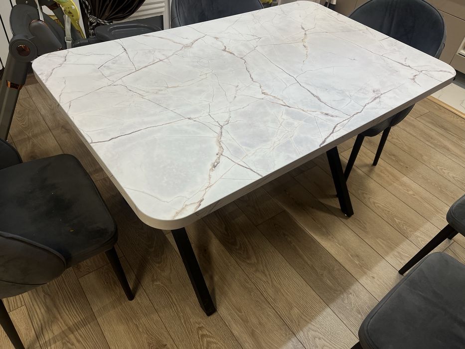 Стол кухонный продам