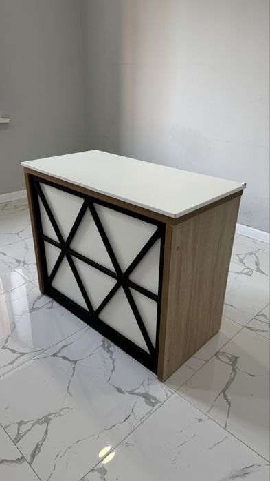 Офисный стол / рабочий стол с ящиками