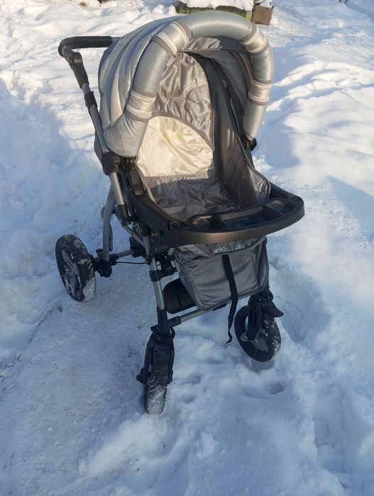 Продам детскую коляску