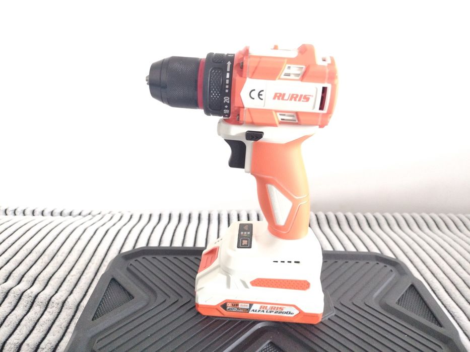 Vând mașină de gaurit și înșurubat Ruris