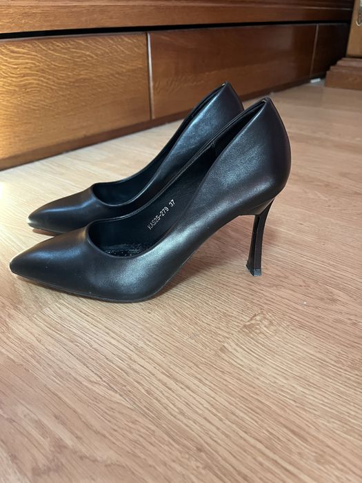 Обувки на ток.