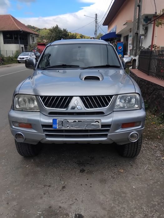 Mitsubishi l200  2006