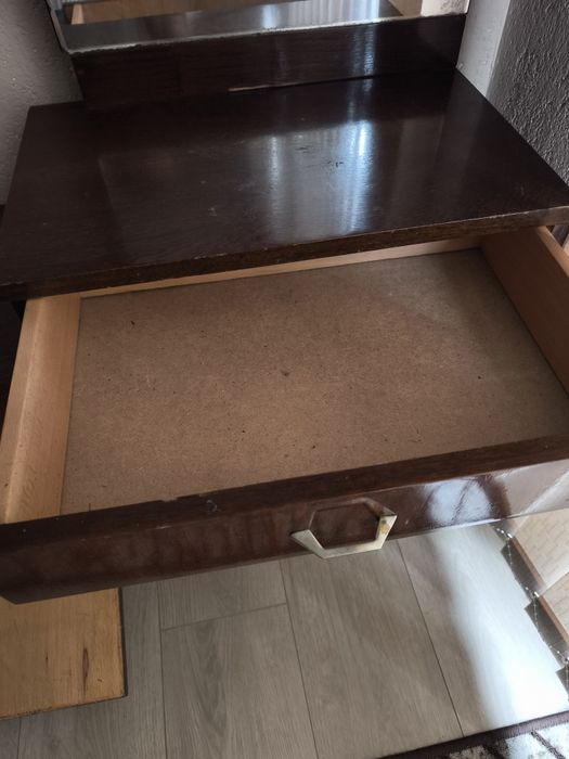 Винтидж тоалетка в ретро стил