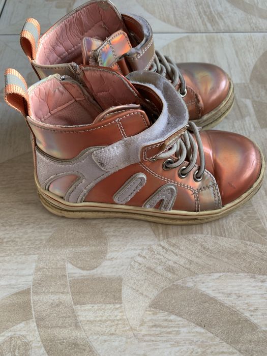 Детска обувь вся за 3000