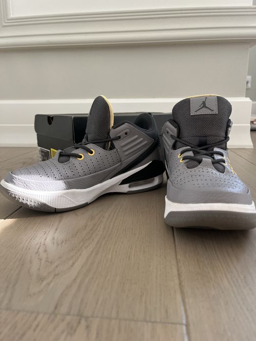 Adidasi pentru baschet Jordan 38