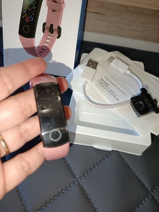 Дамски смарт часовник Honor band 5