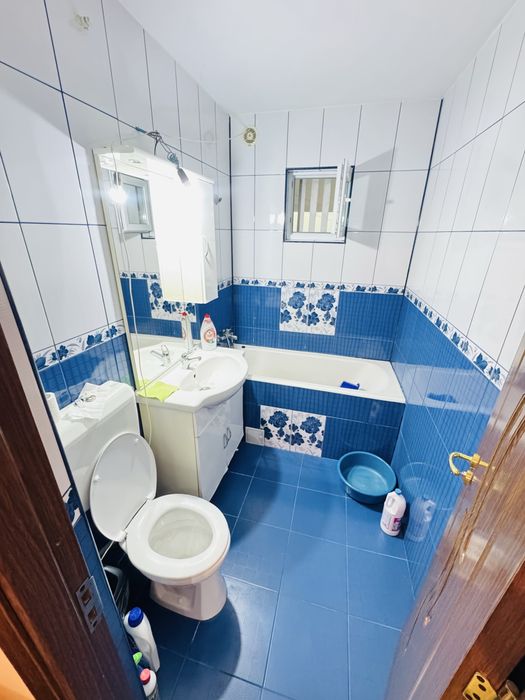 Închiriez apartament 3 Camere Trivale (loc parcare inclus)