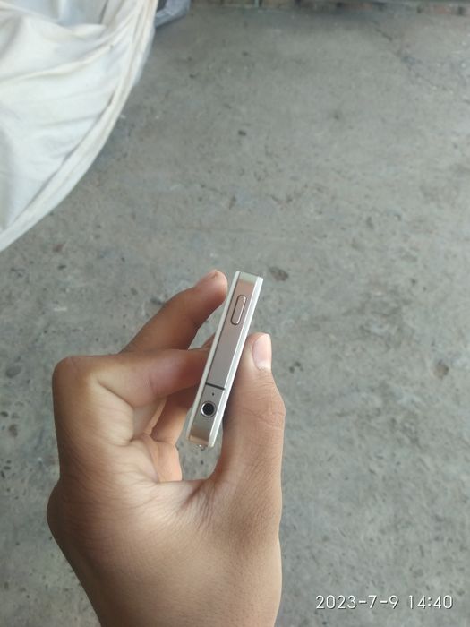 IPhone 4 sotiladi