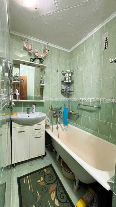 Продам 4х комн кв Есет батыра Молодежный