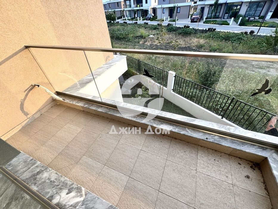 Двуетажна къща в к-с „Виктория Авеню“, гр. Поморие