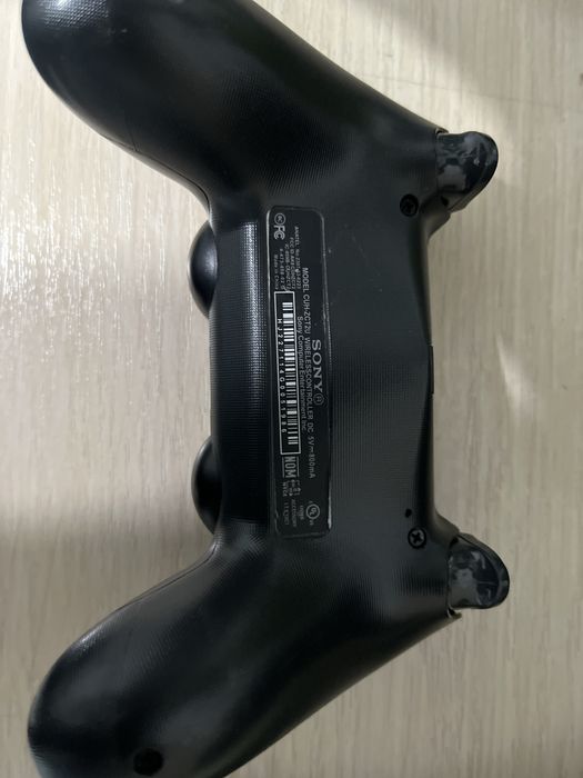 PlayStation 4 — DualShock 4