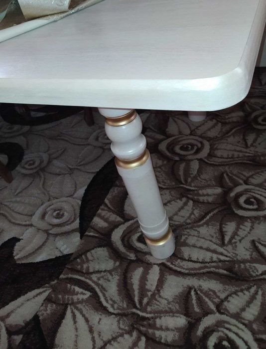 Срочно продам Стол и стулья