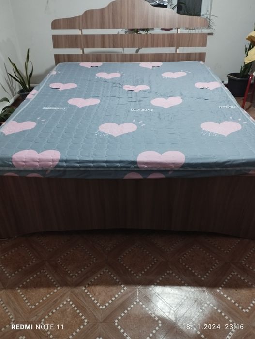 Спальны кровать буу.