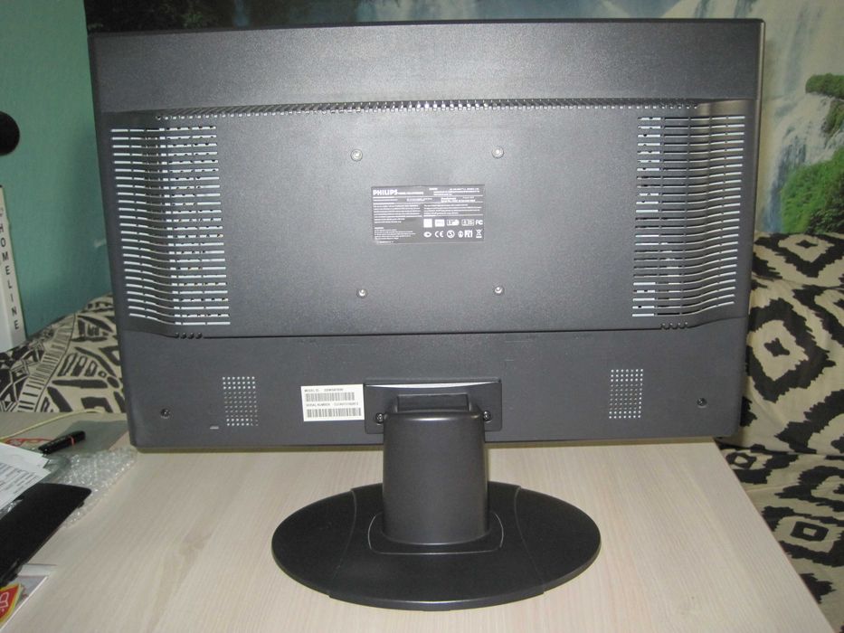 Монитор Philips 220WS8