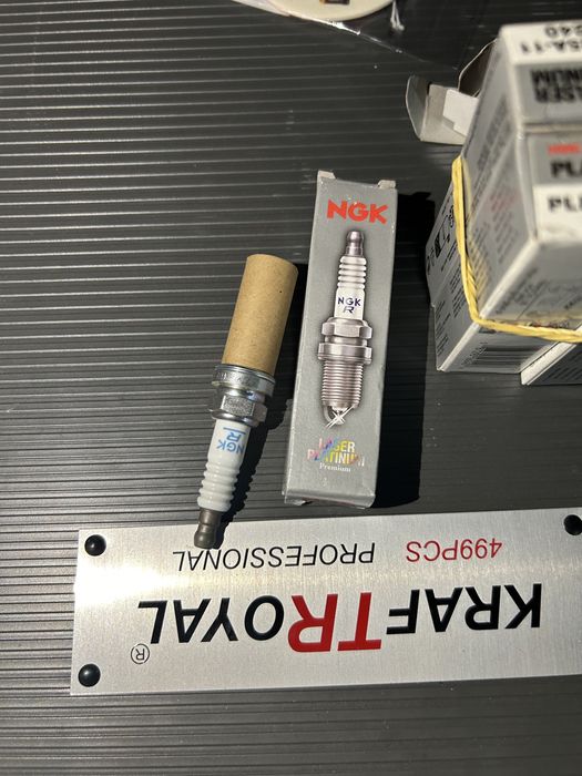 Запалителна свещ PLFR5A-11 6240 NGK