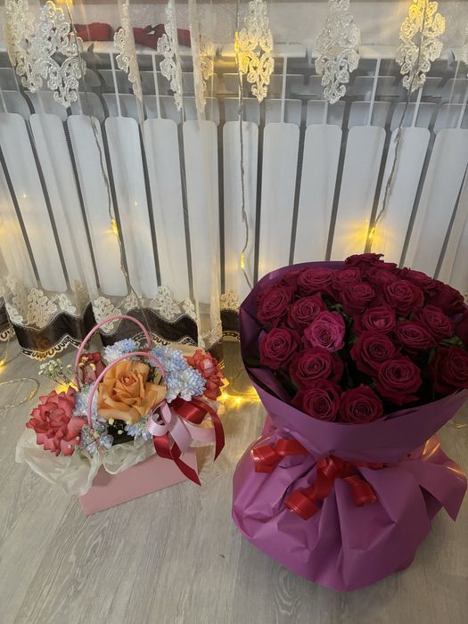 Продаю цветы свежие 25 розов вчерашние подарили на день рождения