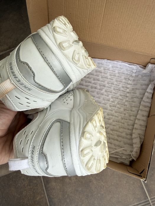 Adidasi shape ups skechers