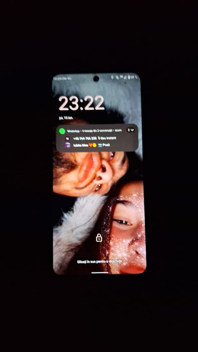 Vând telefonul schimb