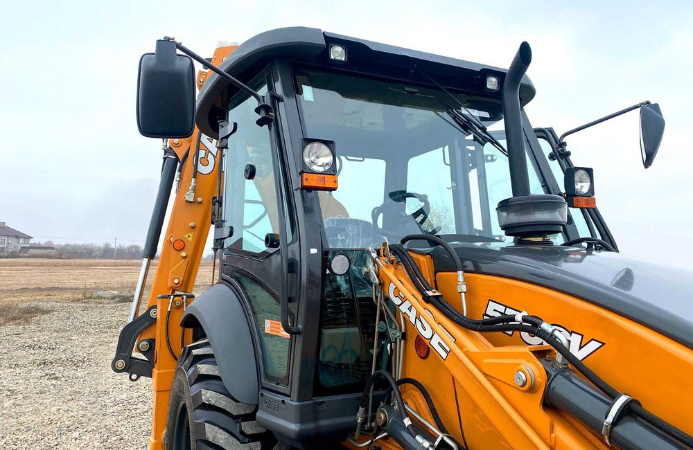 Ekskavator-yuklagich CASE 570SV