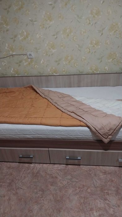 Кровать односпальная б/у