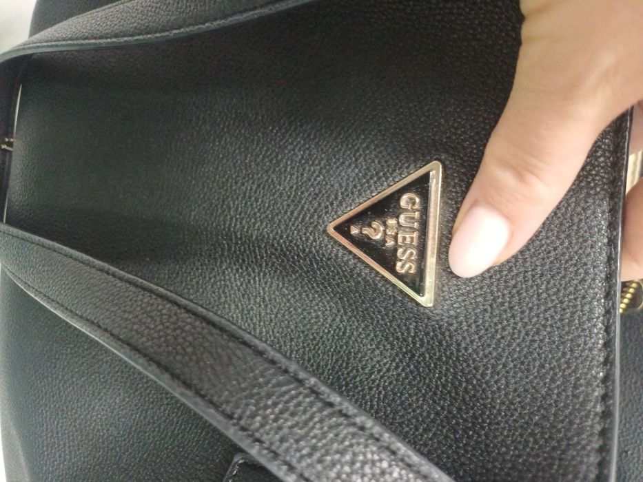 Дамска чанта Guess