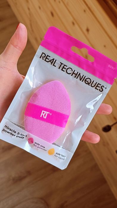 Buretel machiaj Real Techniques