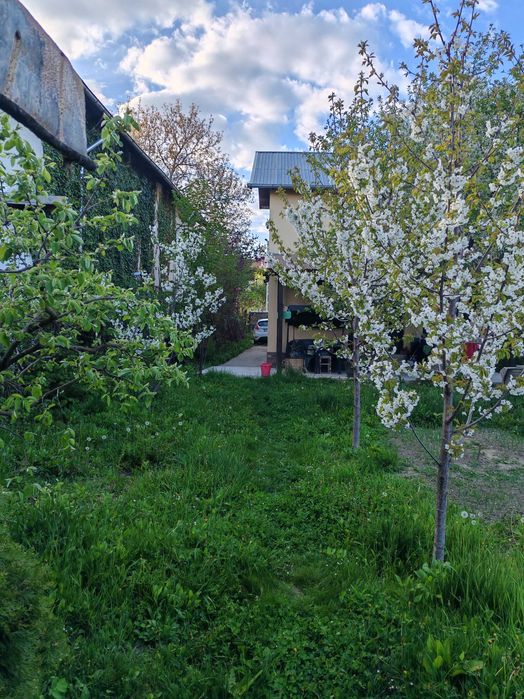 Casa Răzvad, la 5 km de Târgoviște, zonă foarte bună și liniștită